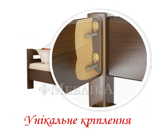 Надежная буковая кровать Рената с минимумом деталей