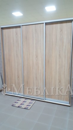 Якісна шафа-купе Альфа на двоє чи троє дверей з багатьма полицями