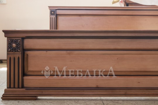Двоспальне ліжко Франческа – виконана з дерева класика