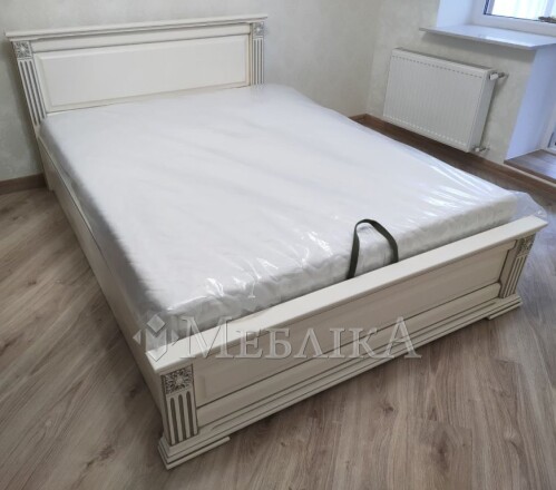 Двоспальне ліжко Франческа – виконана з дерева класика