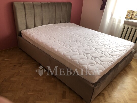 Вишукане ліжко з м’яким узголів’ям і підйомним механізмом Венеція