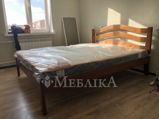 Букове ліжко Афіна нова з вигнутою спинкою