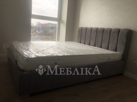 Классика и элегантность – мягкая кровать Венеция
