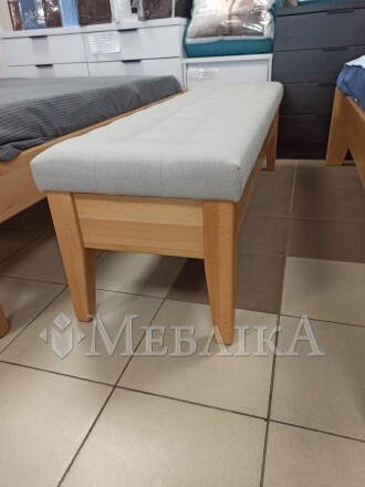 Банкетка-пуф з дерева бук на ніжках