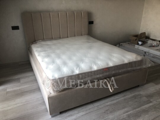 Вишукане ліжко з м’яким узголів’ям і підйомним механізмом Венеція