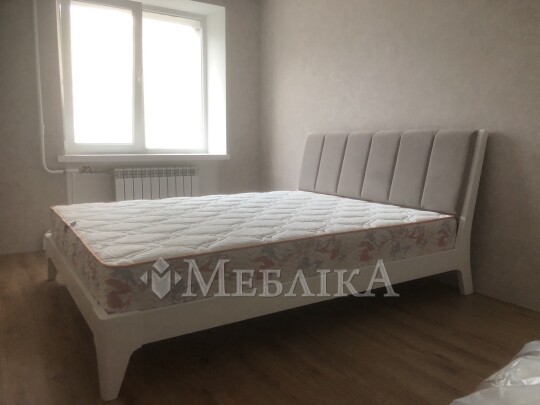 Ліжко з м'яким узголів'ям Евелін в наявності Луцьк