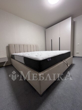 Вишукане ліжко з м’яким узголів’ям і підйомним механізмом Венеція