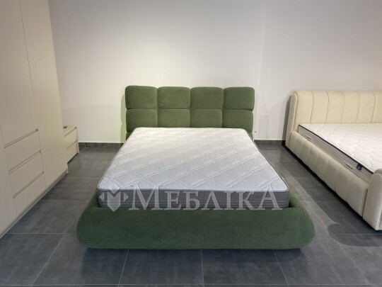 Комфортне ліжко з нахилом в узголів'ї та підйомним механізмом  L-061