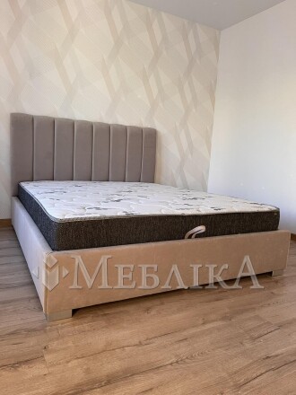 Вишукане ліжко з м’яким узголів’ям і підйомним механізмом Венеція