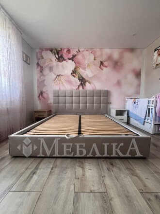 Роскошная мягкая кровать Сантьяго с подъемным механизмом