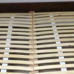 Ліжко з дерева Елеґант з різьбленими спинками