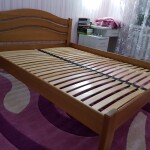 Букове ліжко Афіна нова з вигнутою спинкою