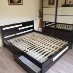 Окрашенная в два цвета кровать из дерева Фантазия