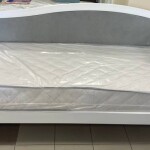Односпальная кровать Софи с высокой спинкой и ящиками