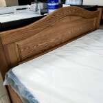 Деревянная кровать Венеция для утонченного интерьера спальни