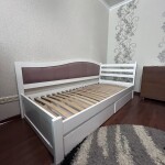 Односпальная кровать Софи с высокой спинкой и ящиками