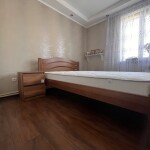 Кровать на ножках с деревом бук, Эдения