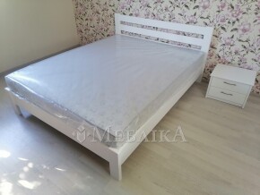 Букове ліжко Рената Люкс з високим дерев’яним узголів’ям